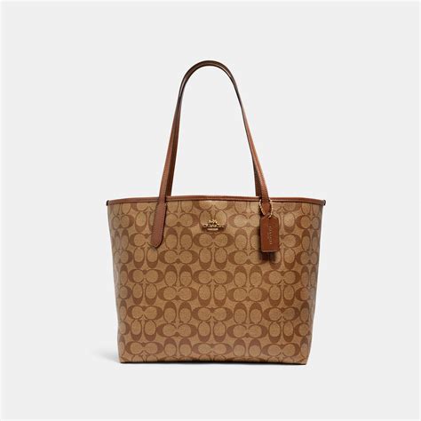 coach tote in signature canvas